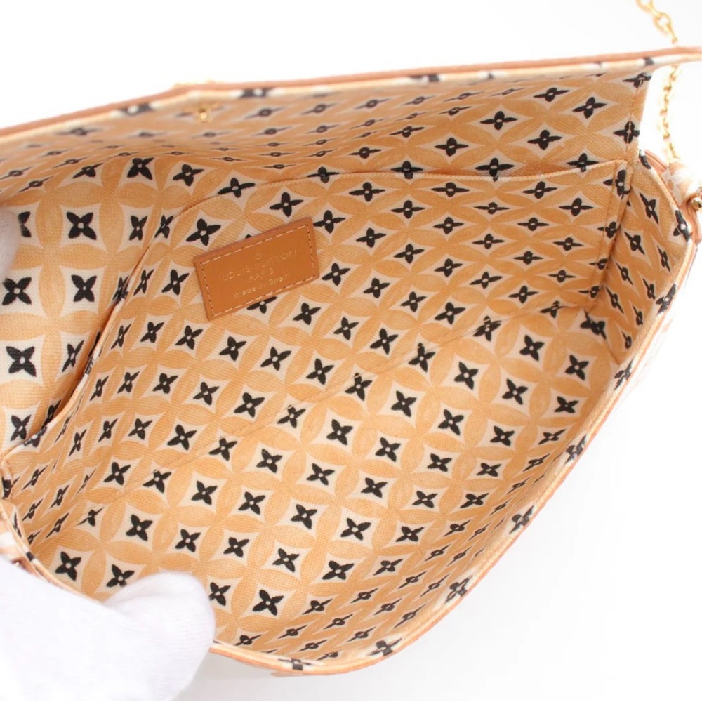 🎉SOLD🎉Louis Vuitton Chain Wallet by the Pool Pochette Felicie Monogram - Picture 6 of 7